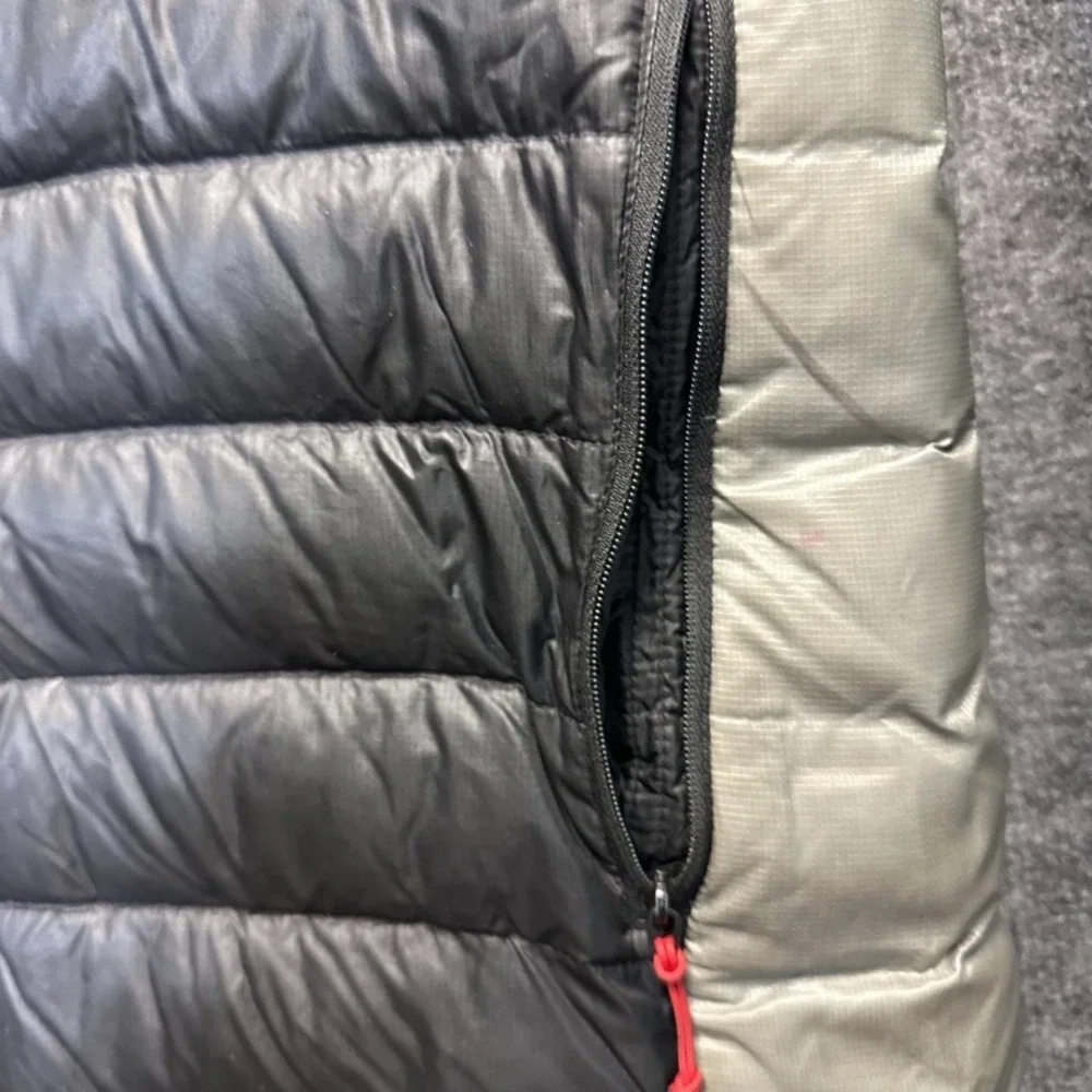 The North Face 700 Pro Down Puffer Jacket Mens Small Black Silver Hooded Coat